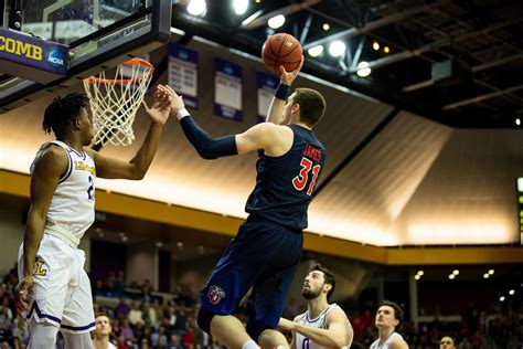 Liberty flames mens basketball - Dec 9, 2023 · FANDUEL SPORTSBOOK LINE: Flames -4.5; over/under is 142.5. BOTTOM LINE: Grand Canyon plays the Liberty Flames after Rayshon Harrison scored 23 points in Grand Canyon’s 79-73 win over the San Diego State Aztecs. The Flames have gone 3-0 at home. Liberty ranks second in the CUSA with 15.3 assists per game led by Colin Porter averaging 3.7.
